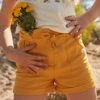Short Jaune Moutarde En Coton Et En Lin